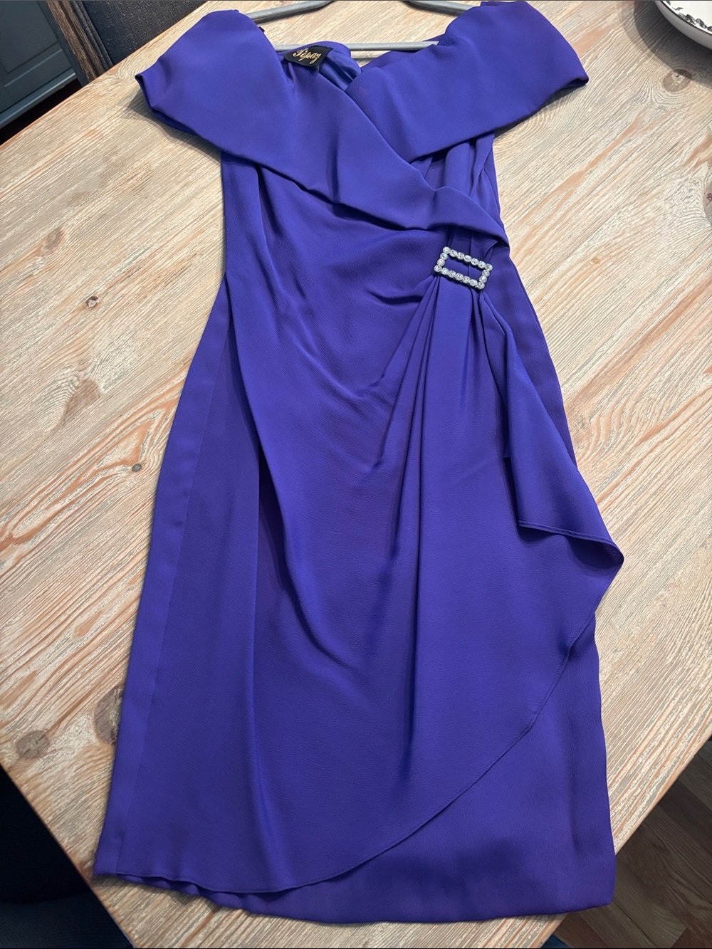 One-Shoulder Purple Evening Dress with Rhinestone Buckle